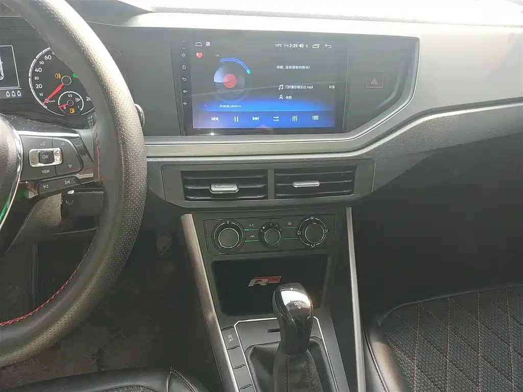 Volkswagen Polo 2019 Plus 1.5L Automatic Panorama Enjoyment Edition фото 13