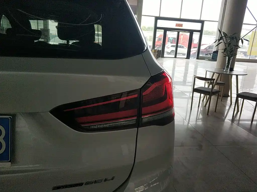 BMW X1 2022 sDrive25Li Leading фото 8