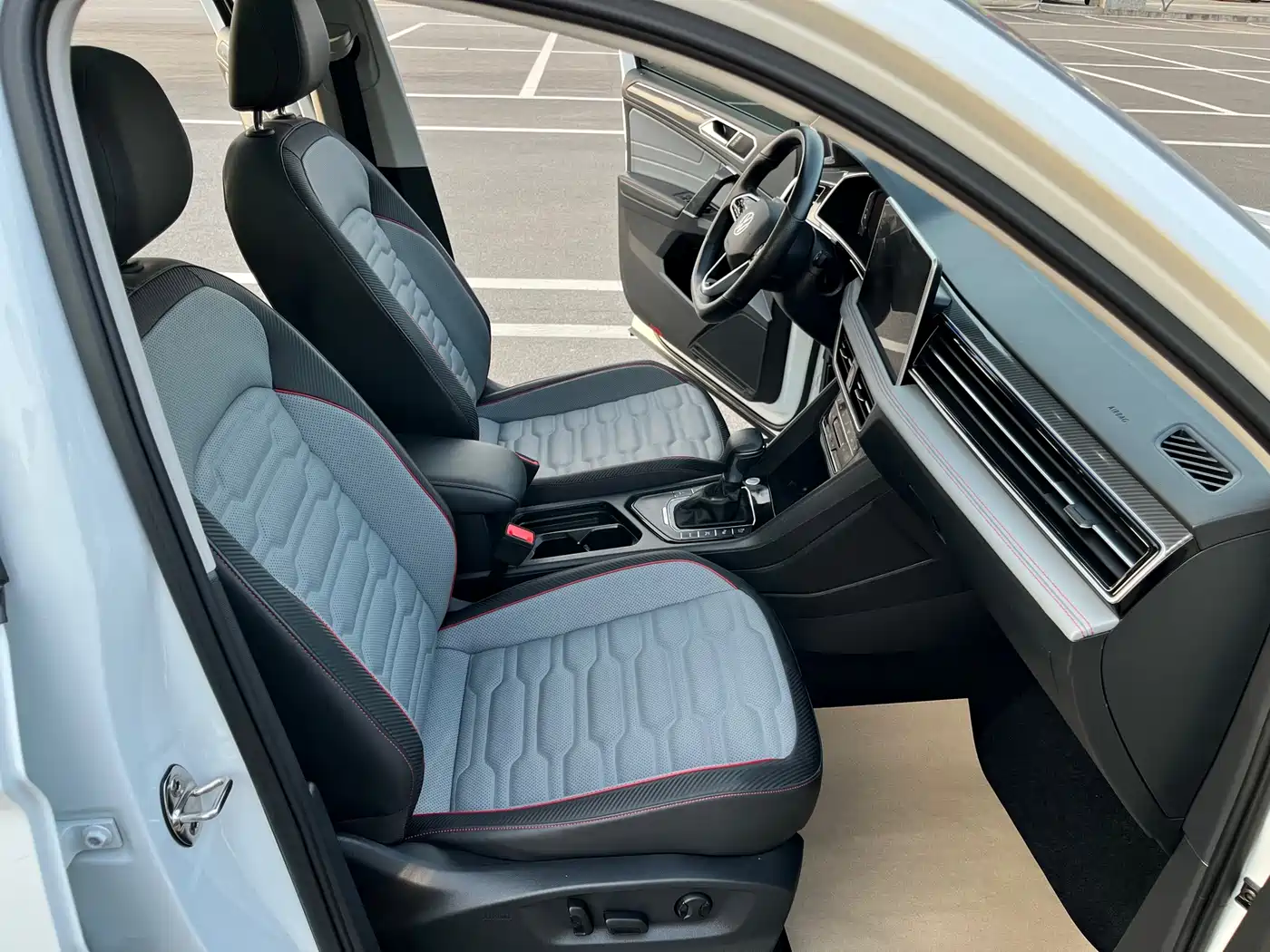 VOLKSWAGEN TIGUAN L NEW ENERGY