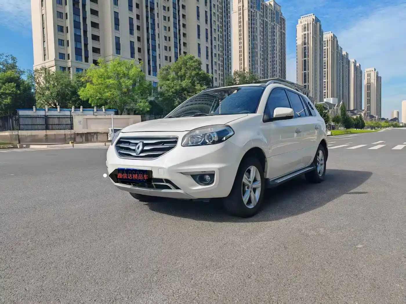 Renault Koleos (Import) 2012 2012 2.5L 2WD Comfort Navigation Edition