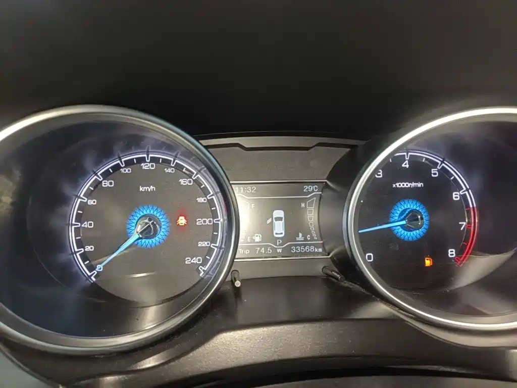Zotye SR7 2018 2016 1.5T CVT Magic Cube Dream Edition (China V)