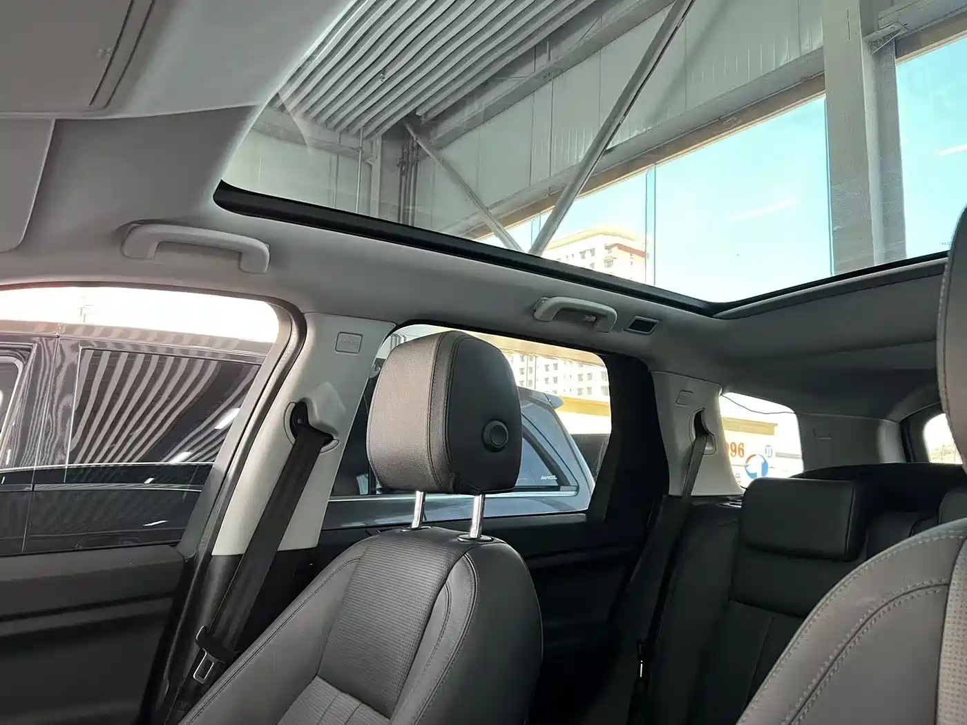 Land Rover Discovery Sport 2018 240PS SE Edition фото 20