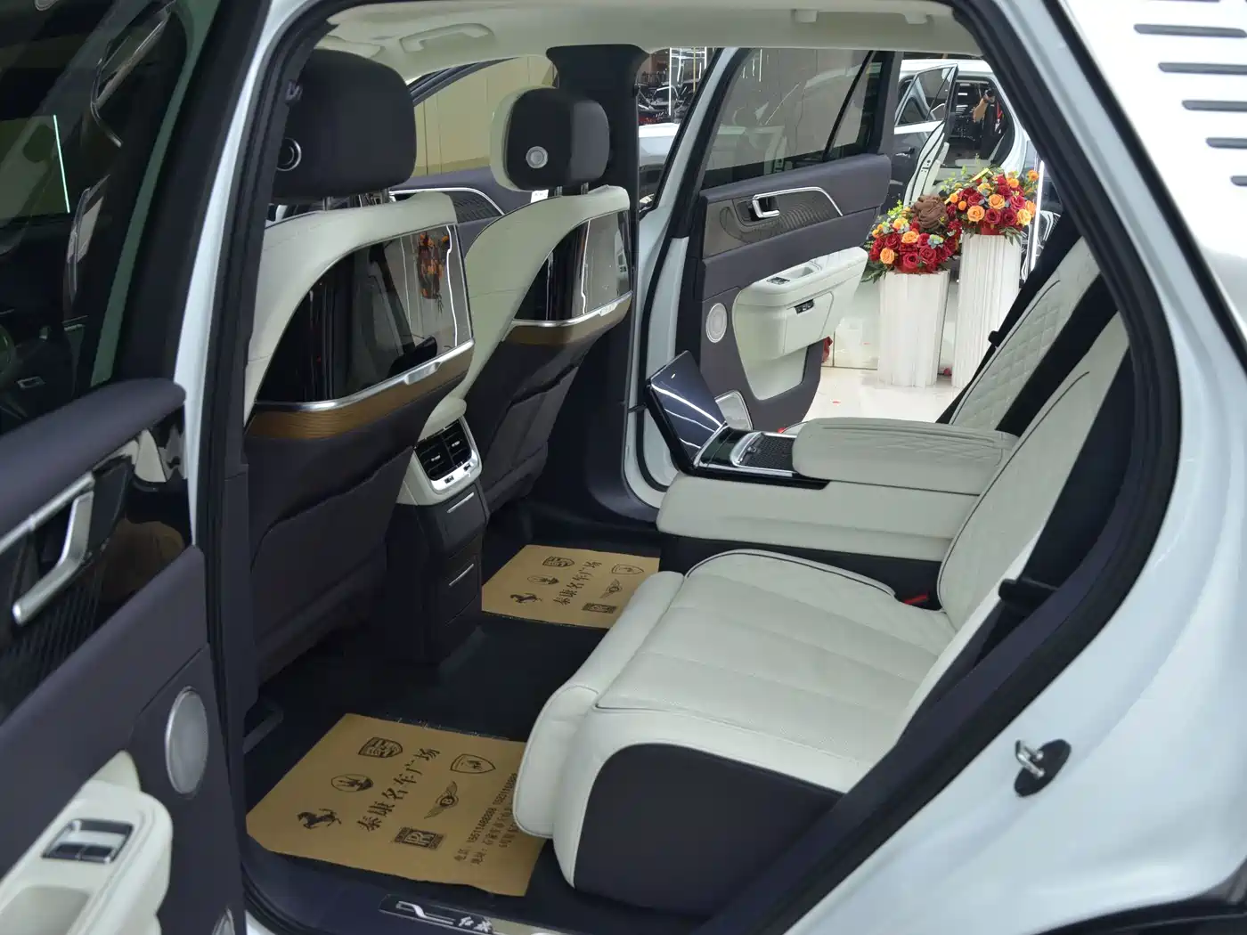 Hongqi E-HS9 2023 2022 660km Qi Ling Edition (4-seater)