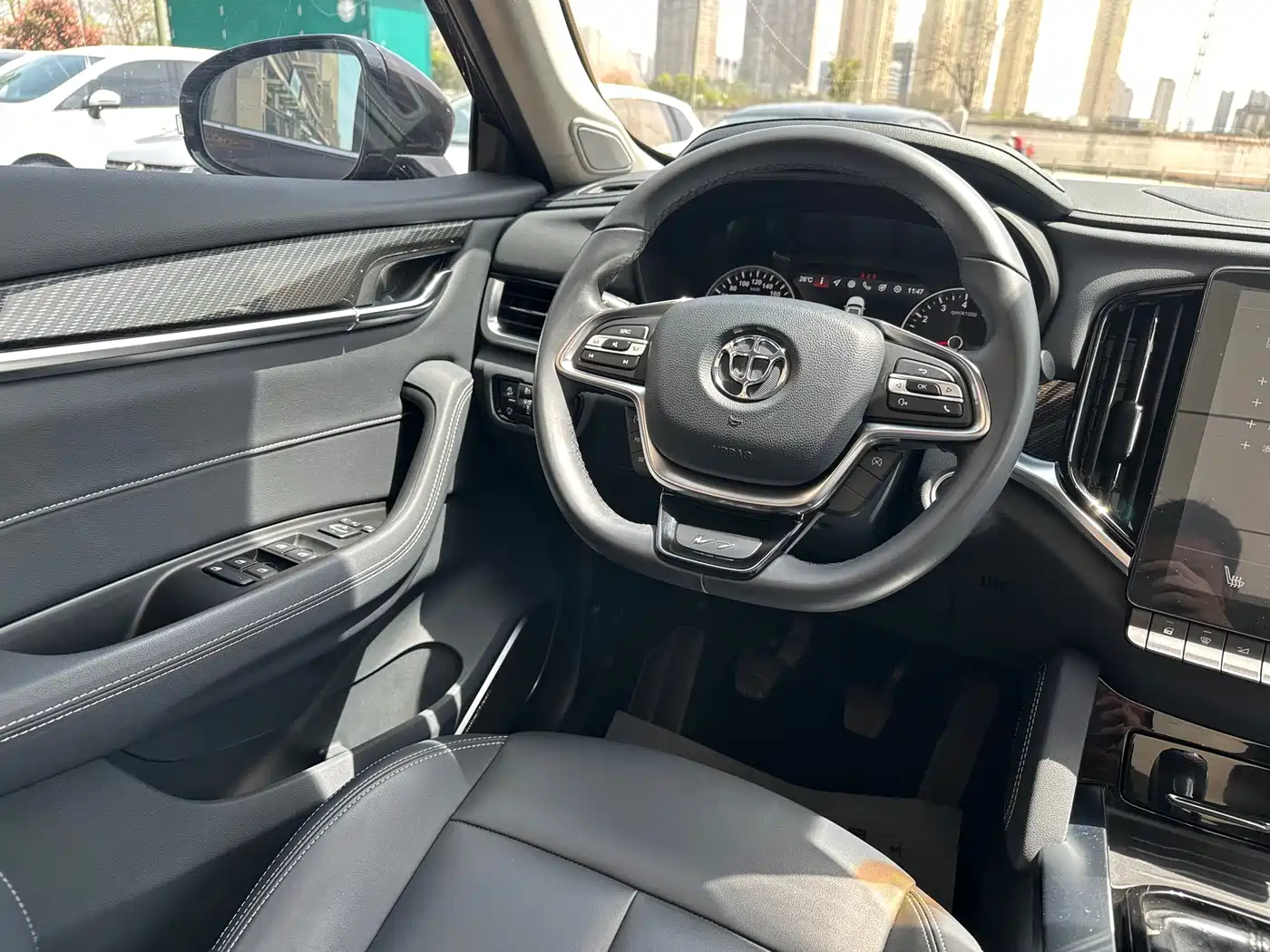 Zhonghua V7 2019 2018 280T Manual Luxury 5-Seater