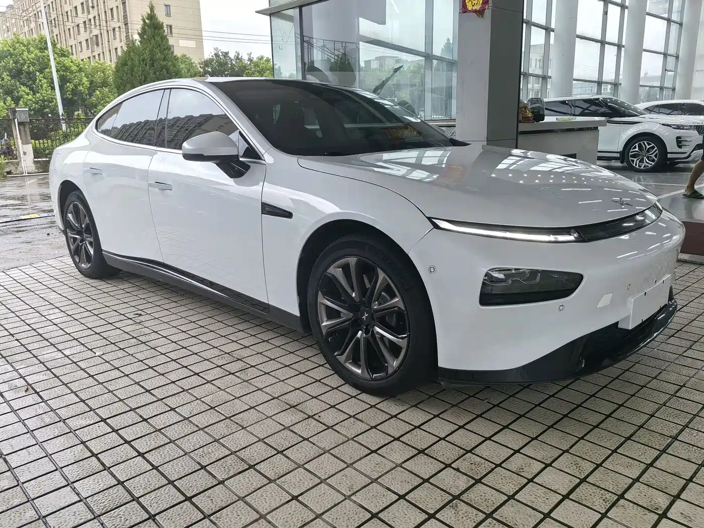 Фото 3 - XPeng P7