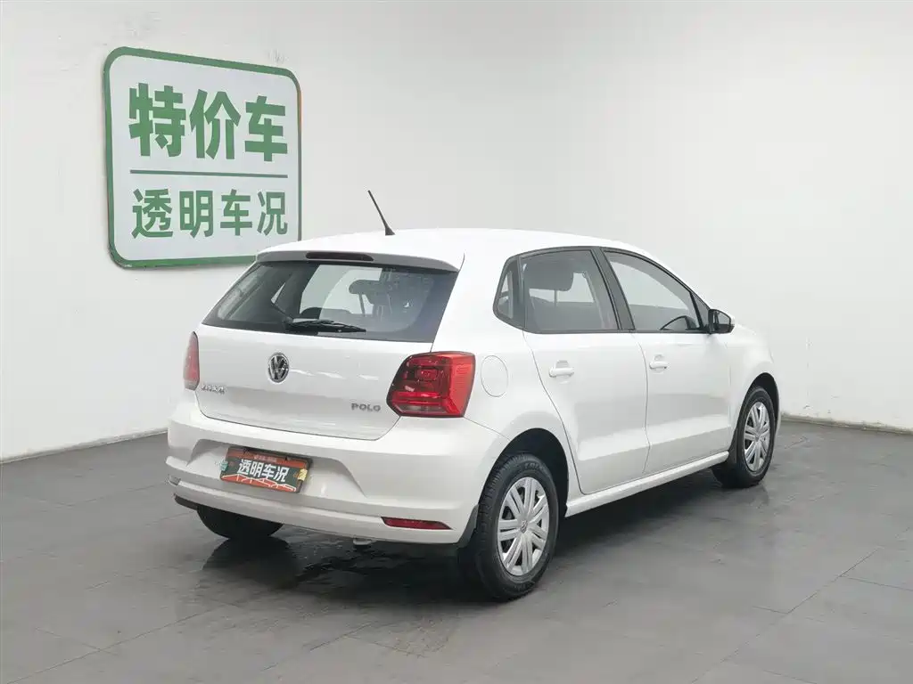 Volkswagen Polo 2016 1.4L Automatic Trend фото 2