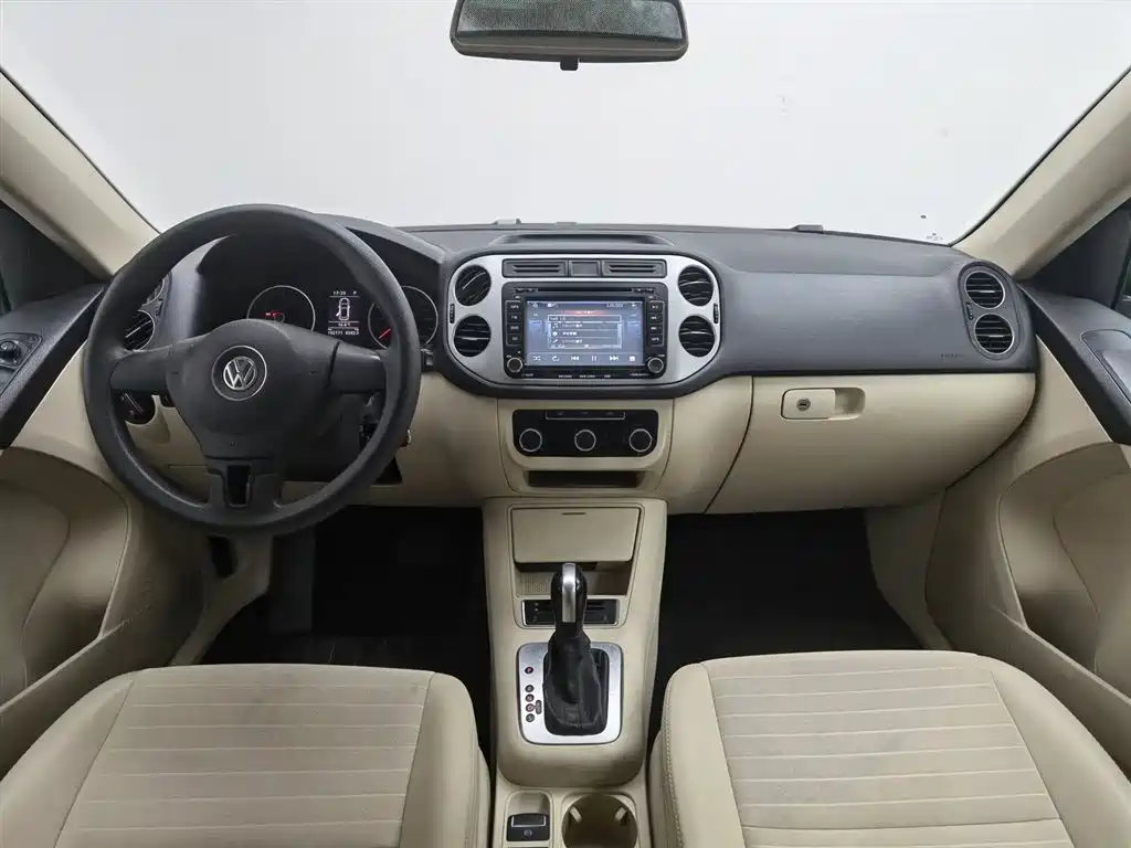 Volkswagen Tiguan 2015 1.8TSI Automatic 2WD Trendline фото 5