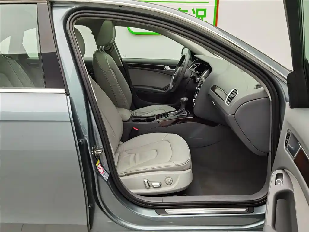 Audi A4L 2015 35 TFSI Auto Comfort фото 23