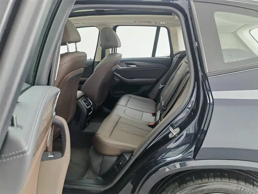 BMW X3 2022 Facelift xDrive30i Leading M Shadow Edition фото 15