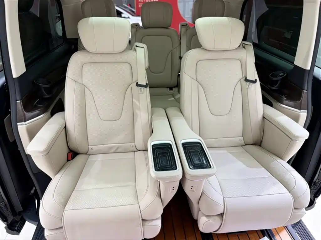 Mercedes-Benz V-Class 2021 V 260 Pilot Edition фото 17