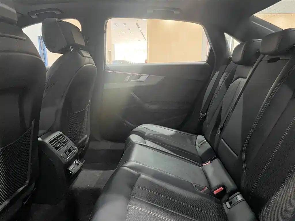 Audi A4L 2024 40 TFSI quattro RS Kit Speed Edition фото 10