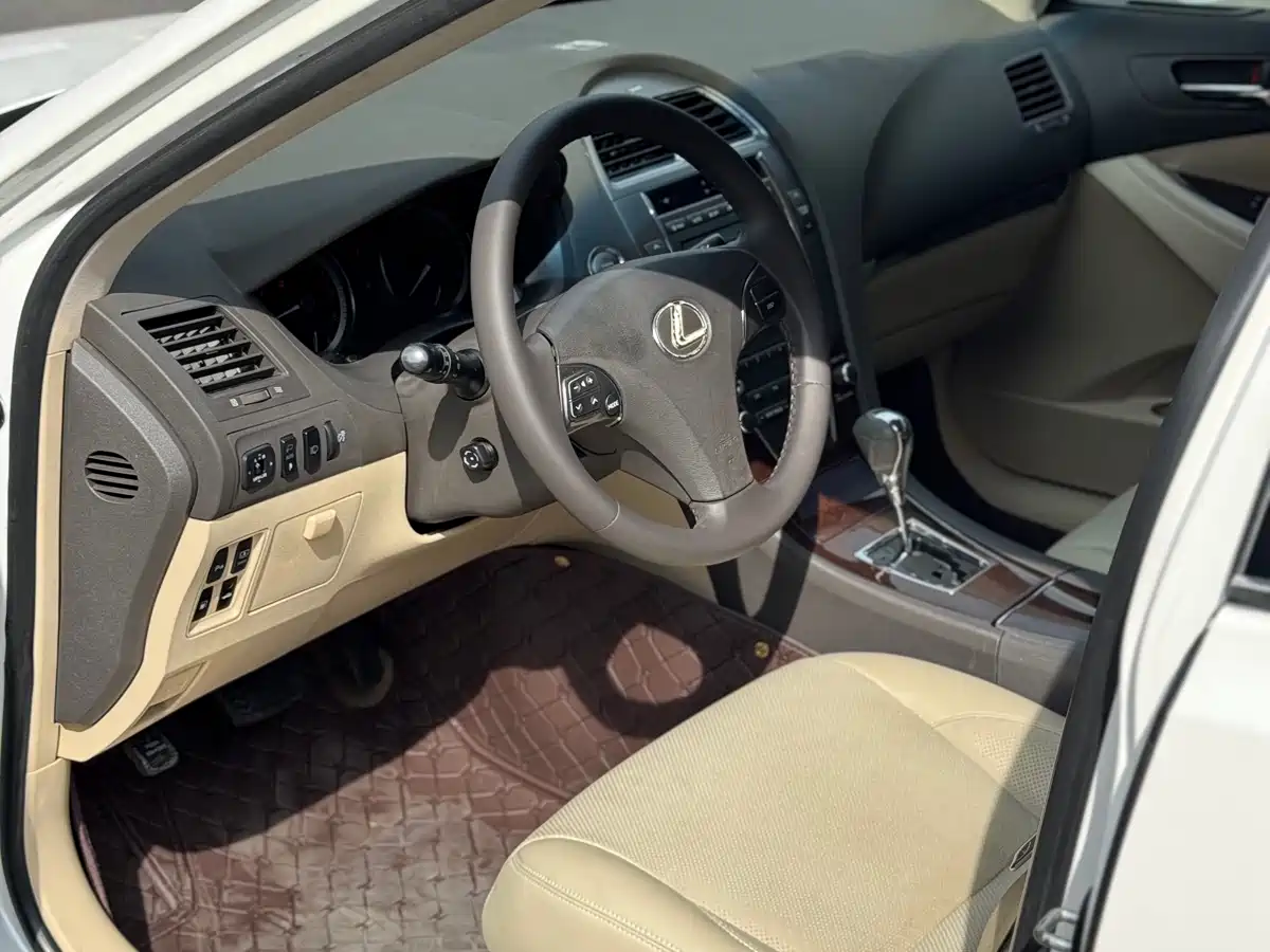 Lexus ES 2010 240 Elegance Edition фото 4