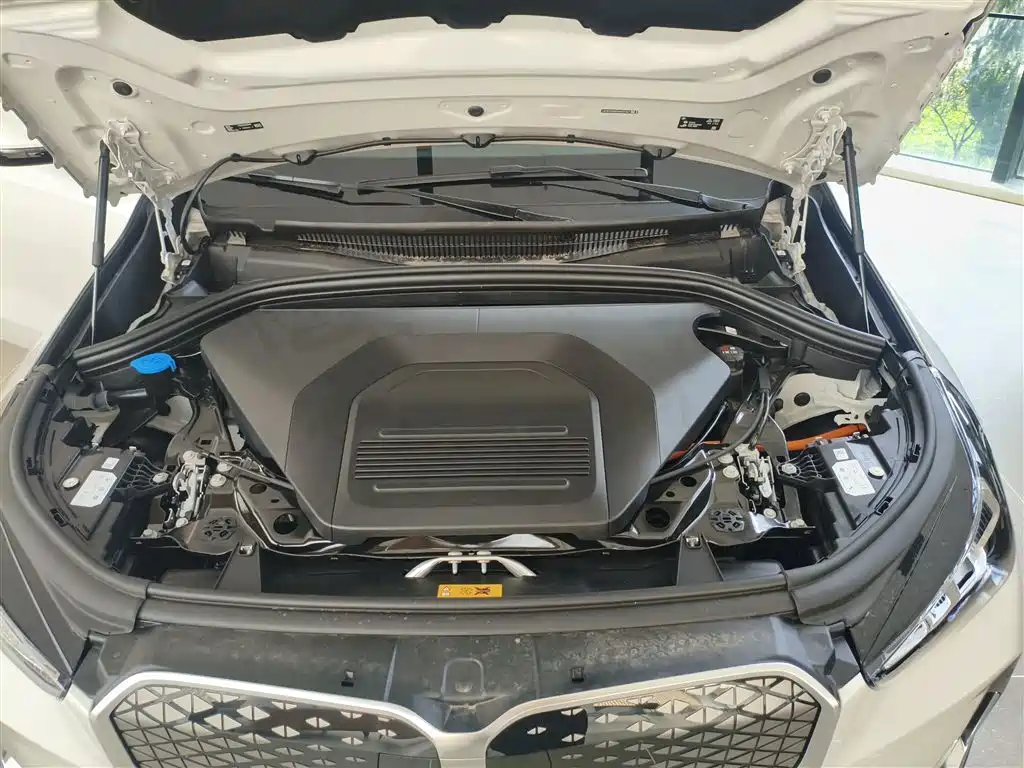 BMW iX1 2023 eDrive25L X Design Package фото 16