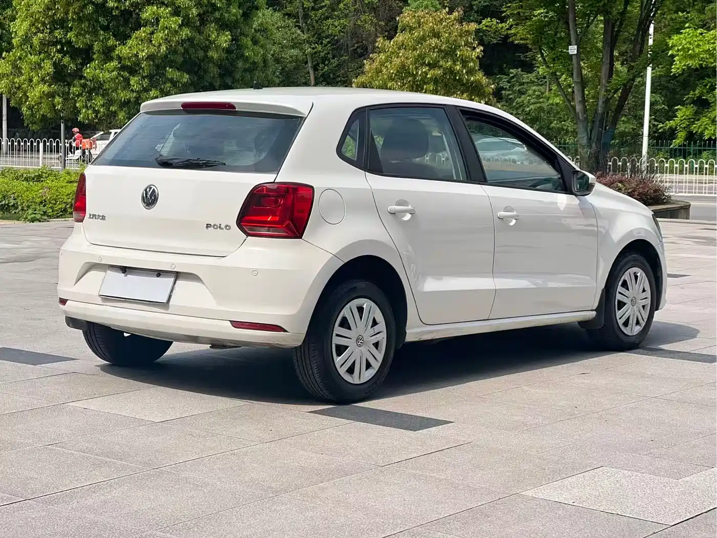 Volkswagen Polo 2016 1.4L Automatic Trend фото 4