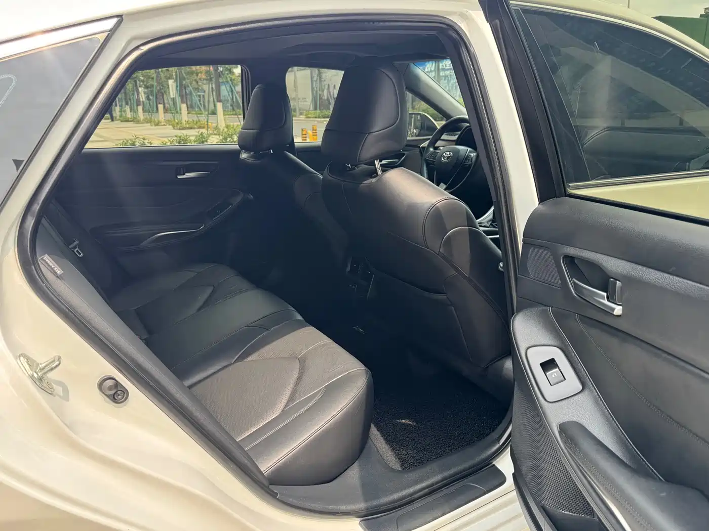 Toyota Avalon 2023 2.0L Luxury Edition фото 19