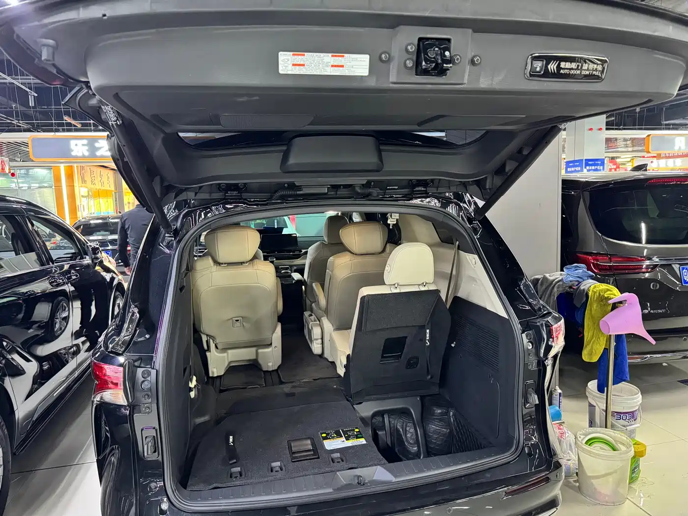 Toyota Sienna 2024 2.5L Hybrid 4WD Premium Edition фото 17