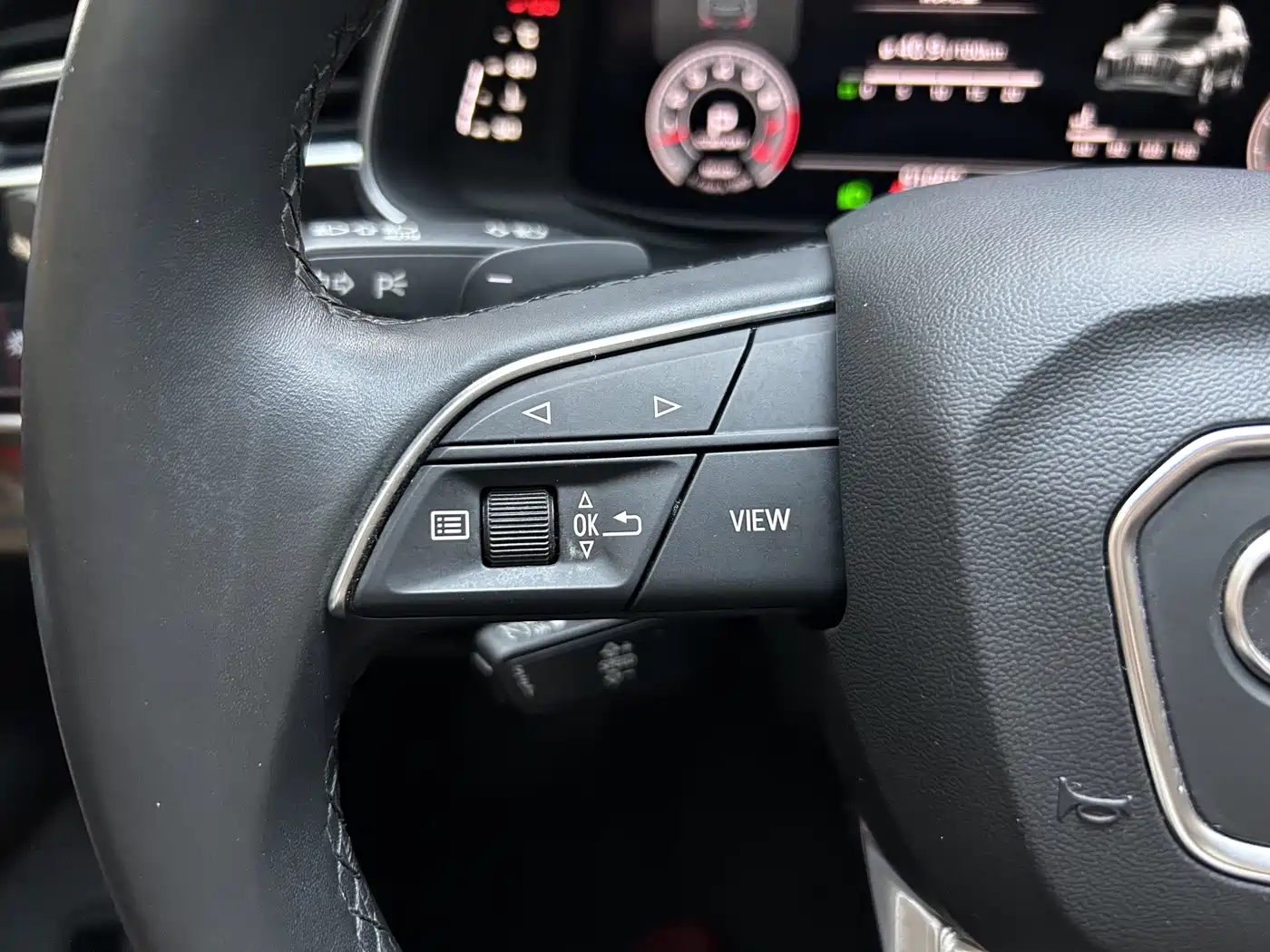 Audi Q7 2024 2023 55 TFSI quattro S line Sport
