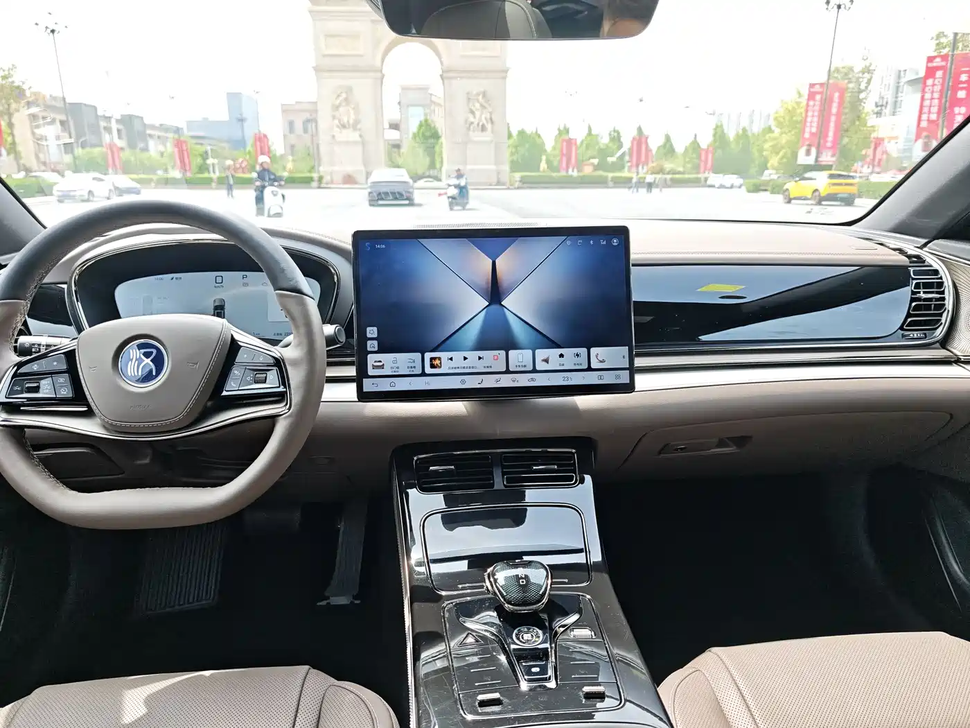 BYD Han 2025 DM-i 125KM LiDAR Smart Driving фото 14