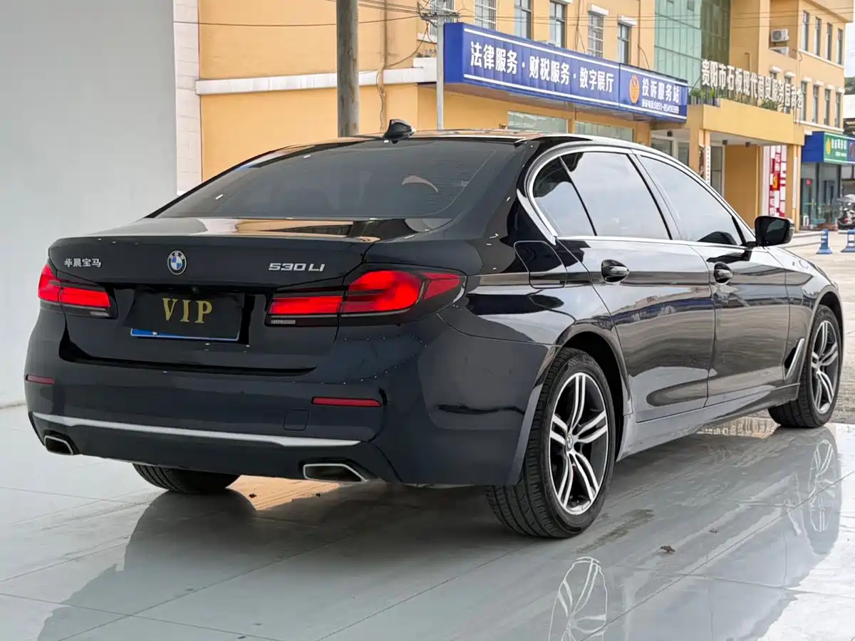BMW 5-SERIES