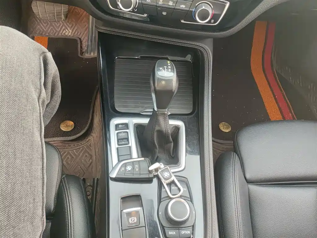 BMW 1 Series 2018 118i Sport Edition фото 14