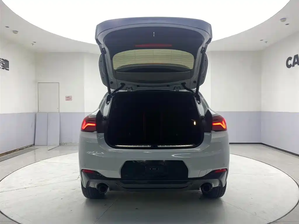 BMW X2 2023 sDrive25i M Sport Shadow Edition фото 29