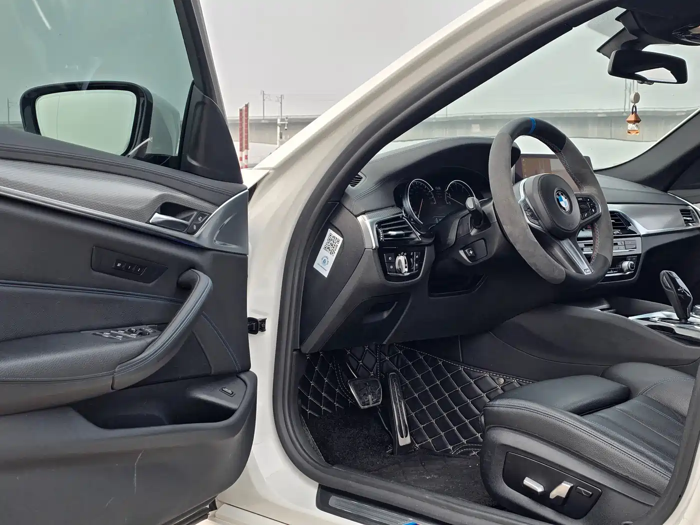 BMW 5 Series (Import) 2018 525i M Sport Package фото 4