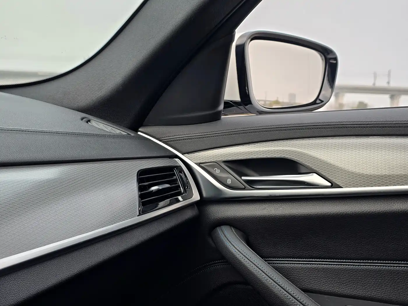 BMW 5 Series (Import) 2018 525i M Sport Package фото 17