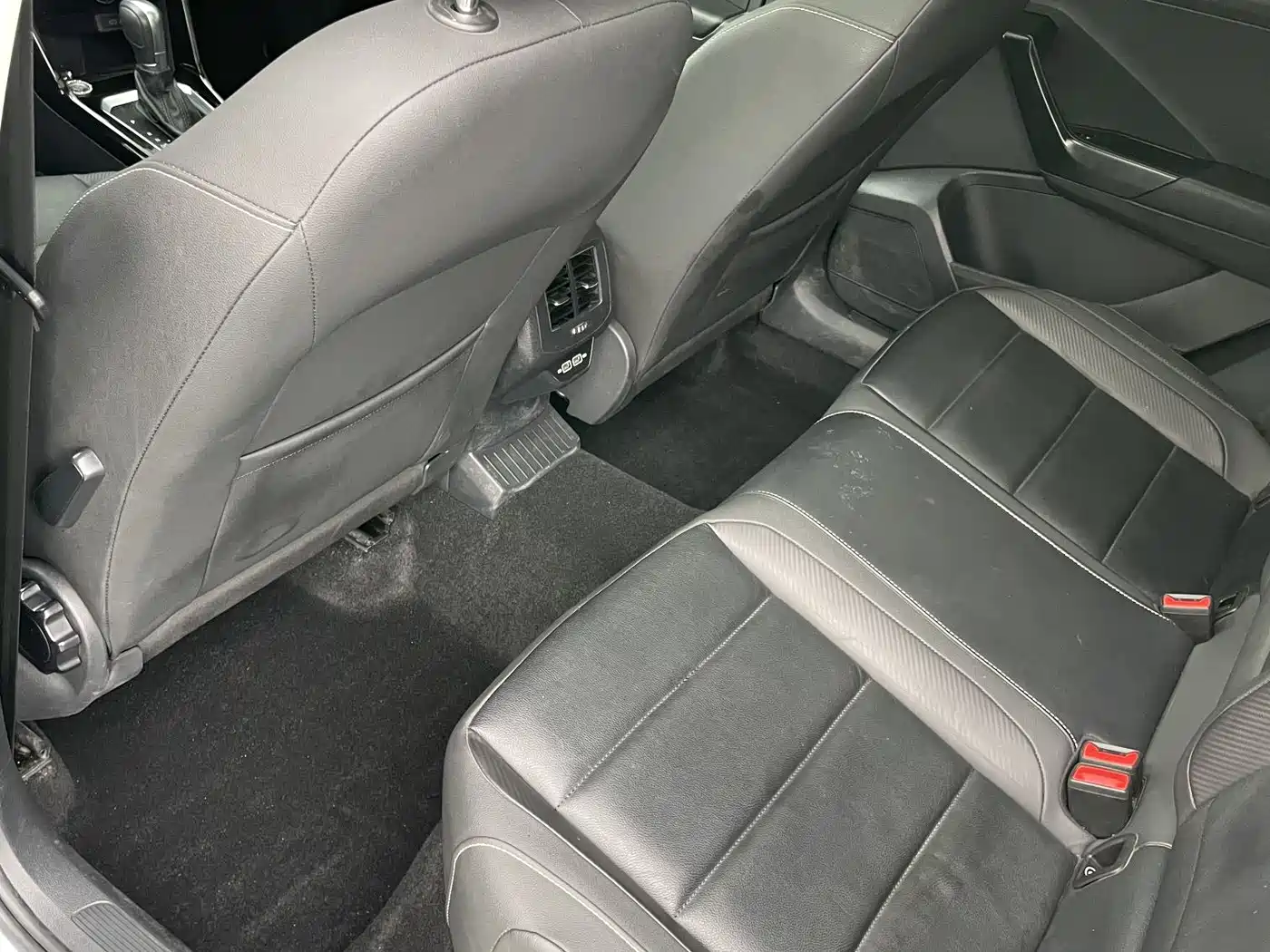 VOLKSWAGEN T ROC EXPLORING SONGS