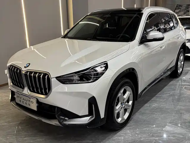 BMW X1 sDrive20Li, X Дизайн-пакет