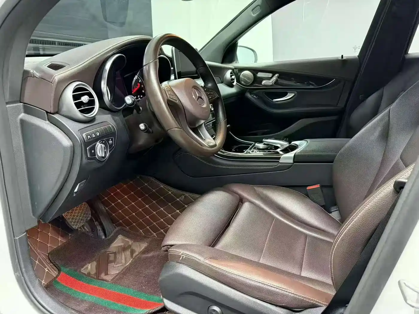 Mercedes-Benz GLC 2019 GLC 260 4MATIC Dynamic фото 4