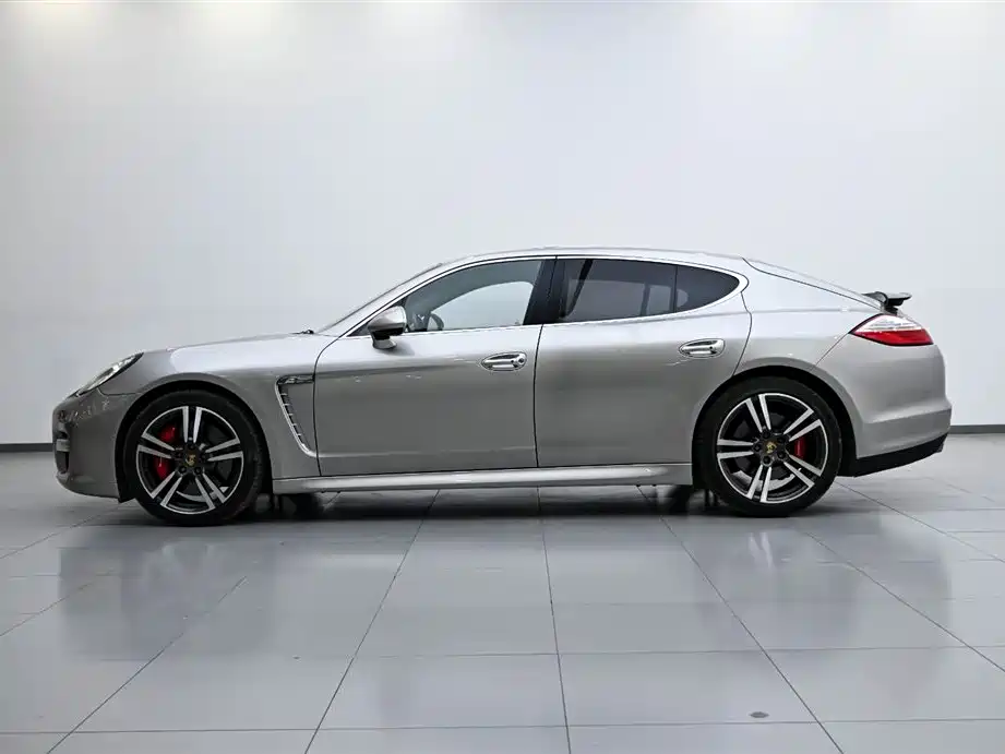 Porsche Panamera 2010 Porsche Panamera Turbo 4.8T фото 5