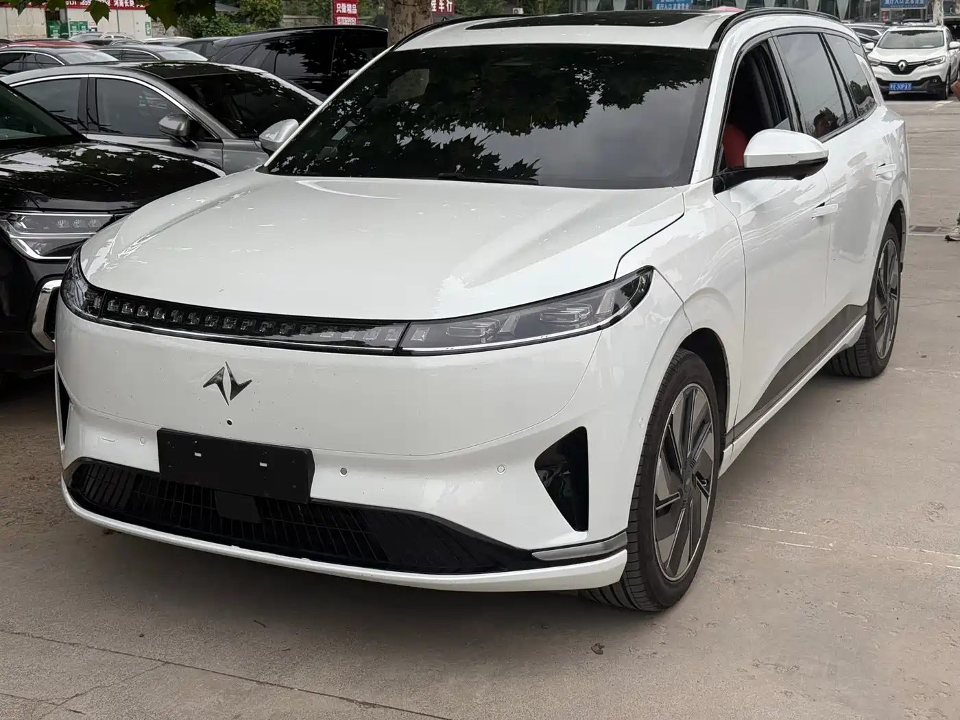 Dongfeng Yipai eπ008