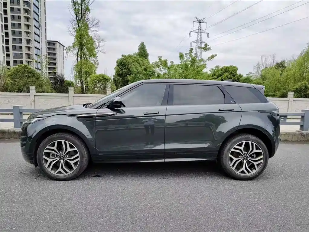 Land Rover Range Rover Evoque 2026 Range Rover Evoque L SE фото 4
