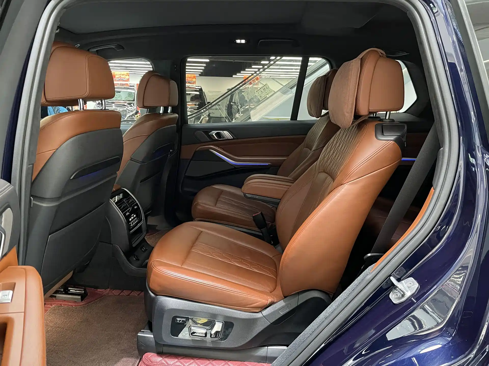 Фото 14 - BMW X7