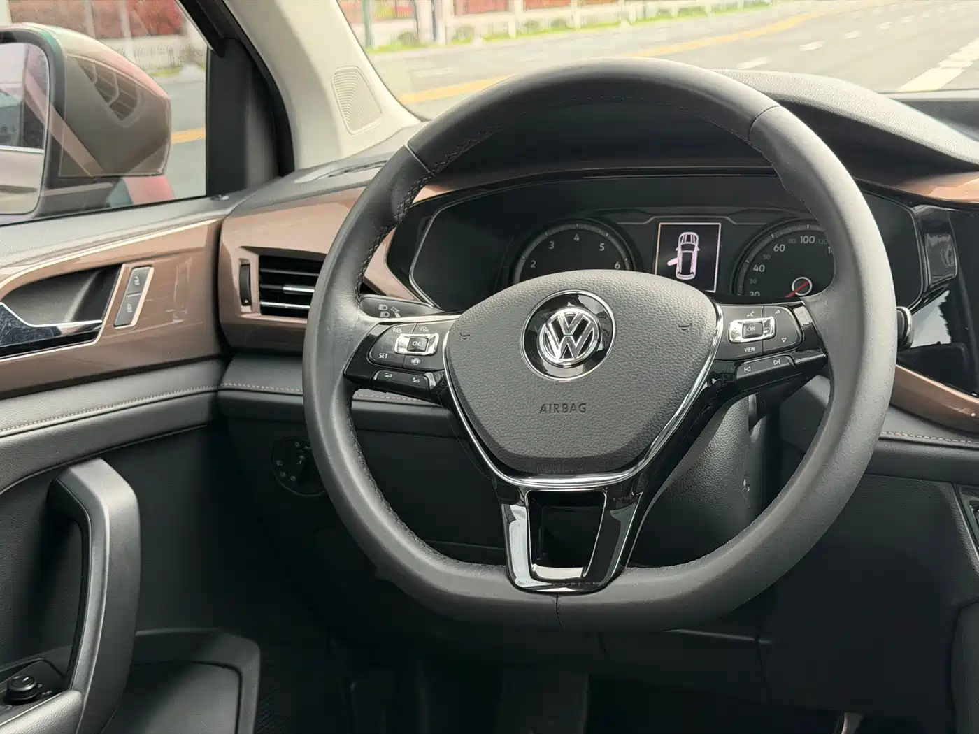 Volkswagen Tharu 2019 280TSI 2WD Luxury Edition China V фото 8