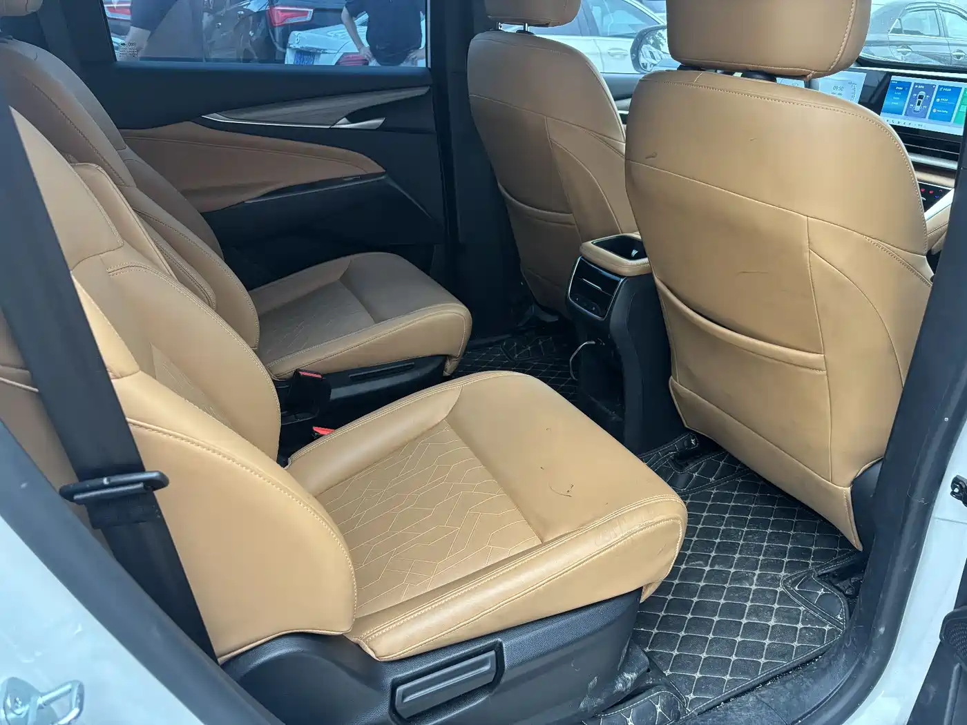 SAIC Maxus Maxus G50 PHEV 2025 Pilot Edition фото 12