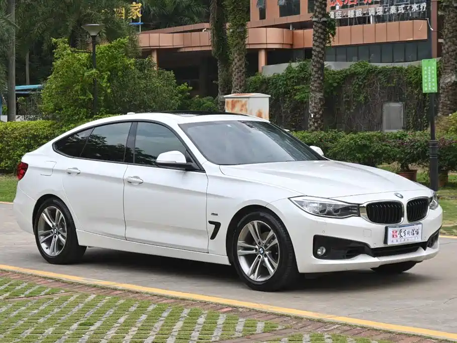 BMW 3 Series GT 2016 320i Design Package фото 7