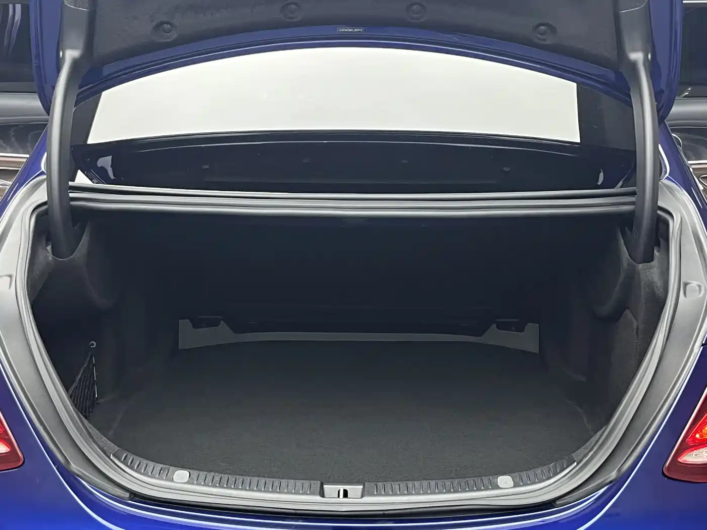 Mercedes-Benz E-Class 2019 E 200 L Sport фото 27