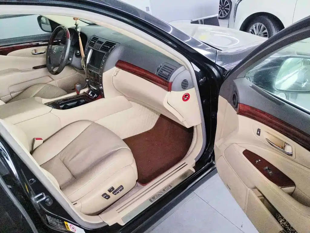 Lexus LS 2007 2006 460L