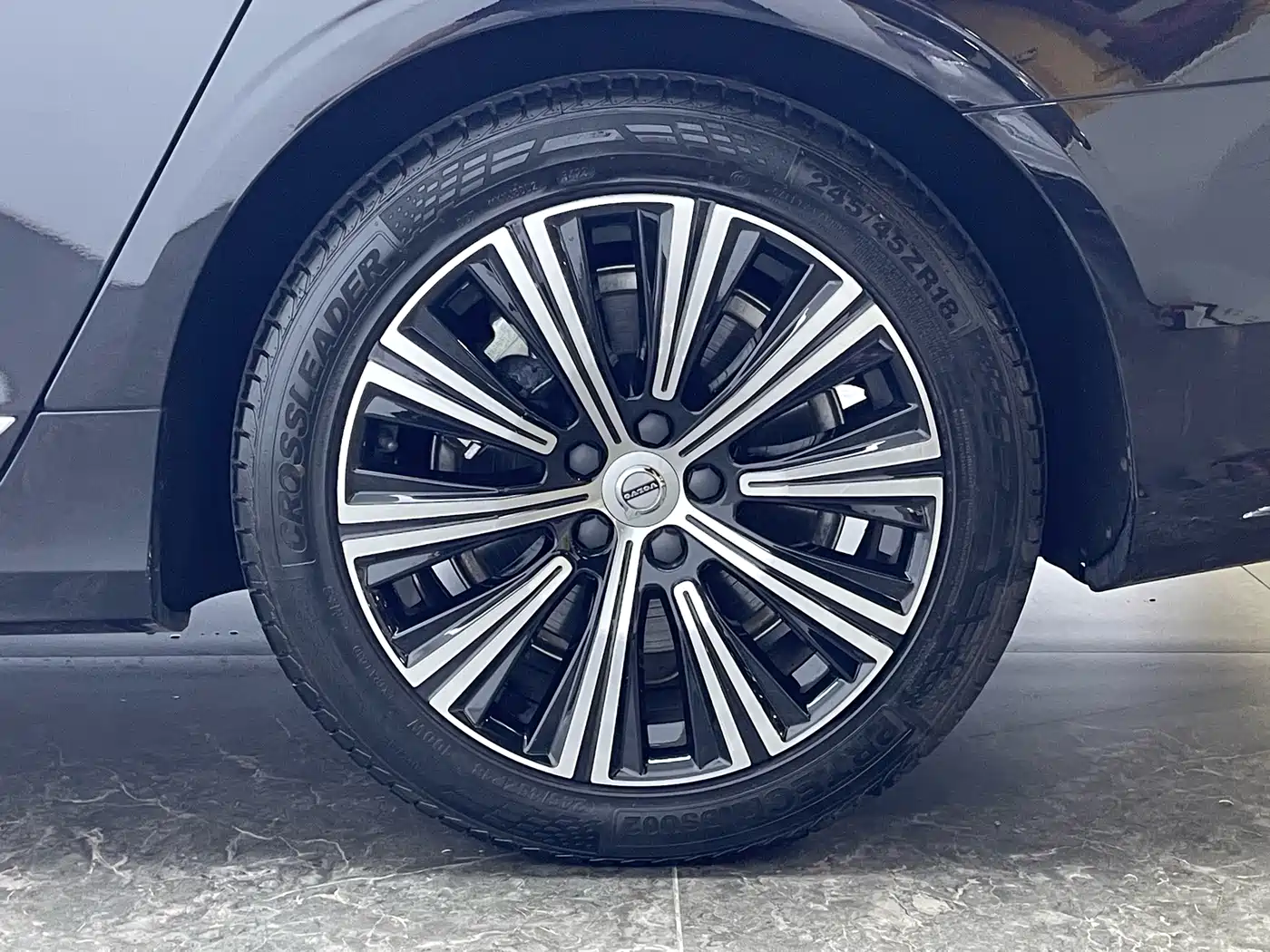 Volvo S90 Plug-in Hybrid 2022 2022 T8 Recharge Plug-in Hybrid Momentum Luxury Edition