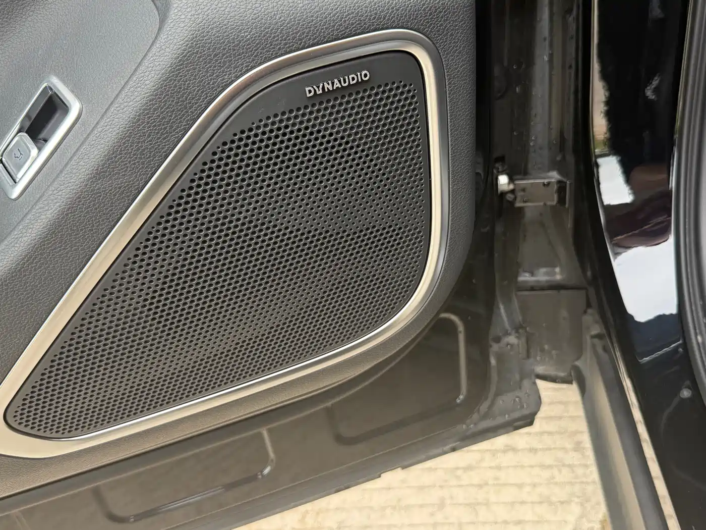 Hongqi HS7 PHEV 2025 2025 Revised Model 2.0T PHEV 4WD 2 Million Units Commemorative Edition 6-Seater