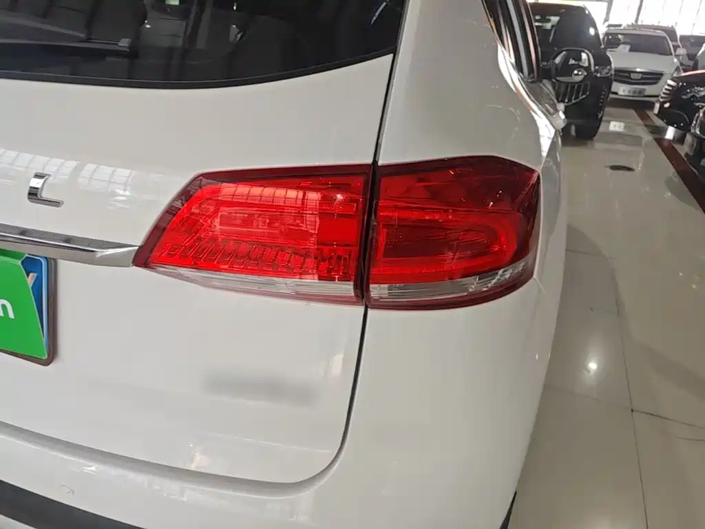 Фото 8 - Haval H2s