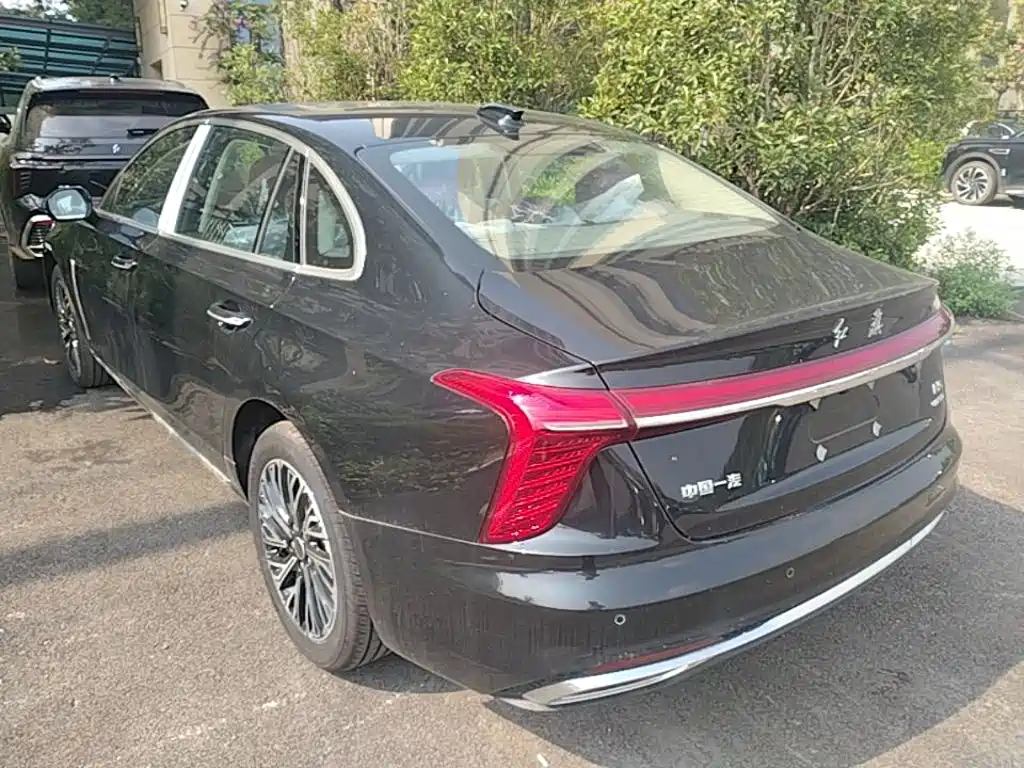 Hongqi H5 2026 2025 2.0T Automatic Flag Celebration 500,000 Units Anniversary Edition
