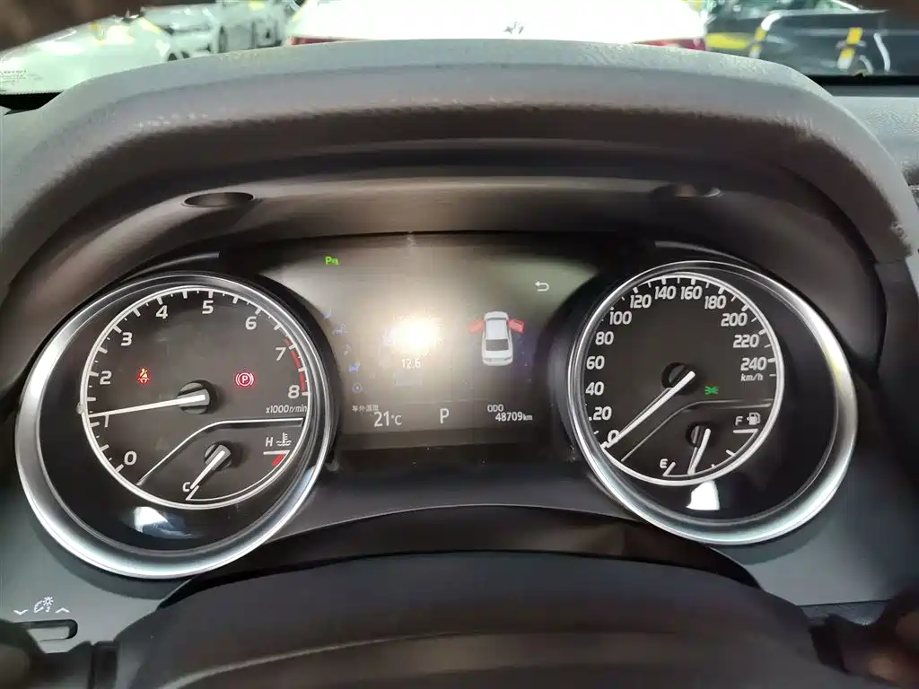 Toyota Camry 2018 2.0G Luxury Edition фото 8