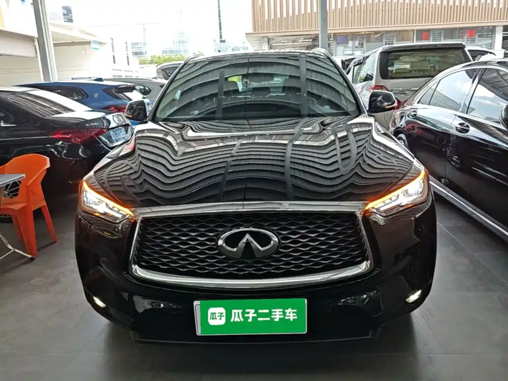 Photo 3 - Infiniti QX50