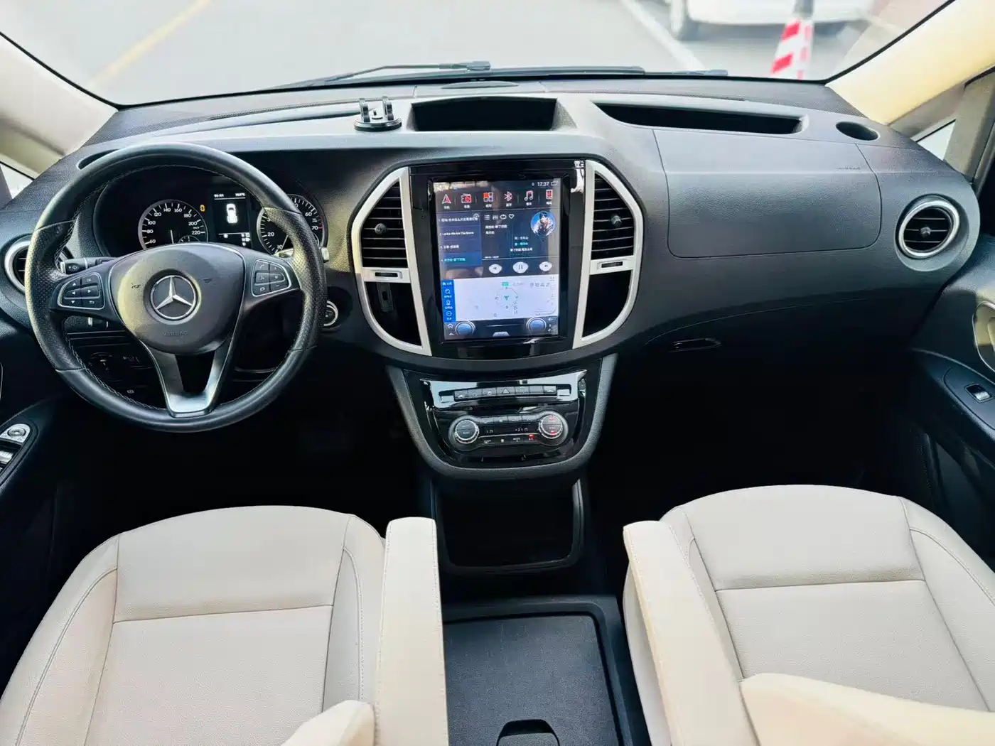 Mercedes-Benz Vito 2018 2.0T Business Edition China VI фото 5
