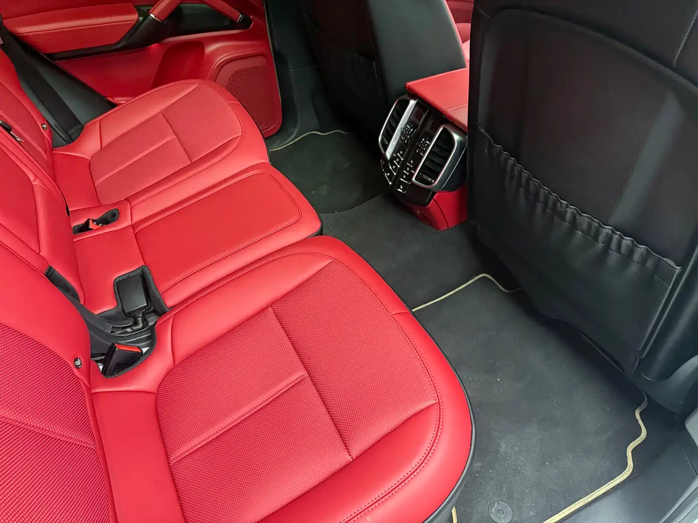 Porsche Cayenne 2014 Cayenne Platinum Edition 3.0T фото 9