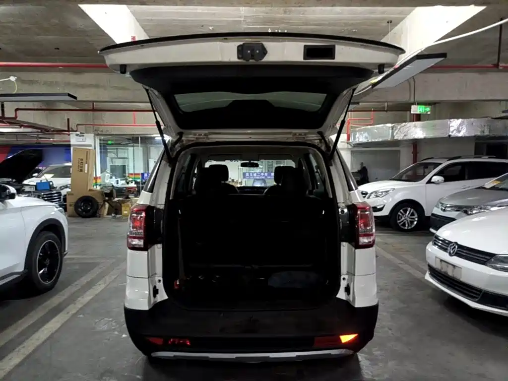 BAIC Huansu S3 2016 2016 1.5L Manual Luxury (China IV)