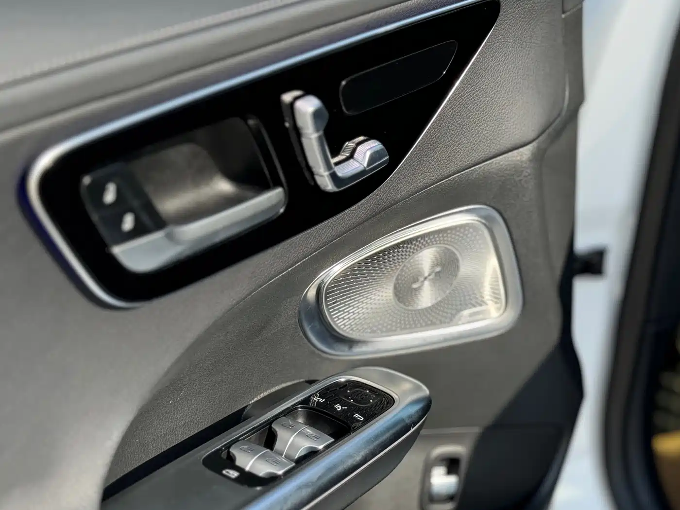 Mercedes-Benz C-Class 2023 Facelift II C 260 L Night Edition фото 8