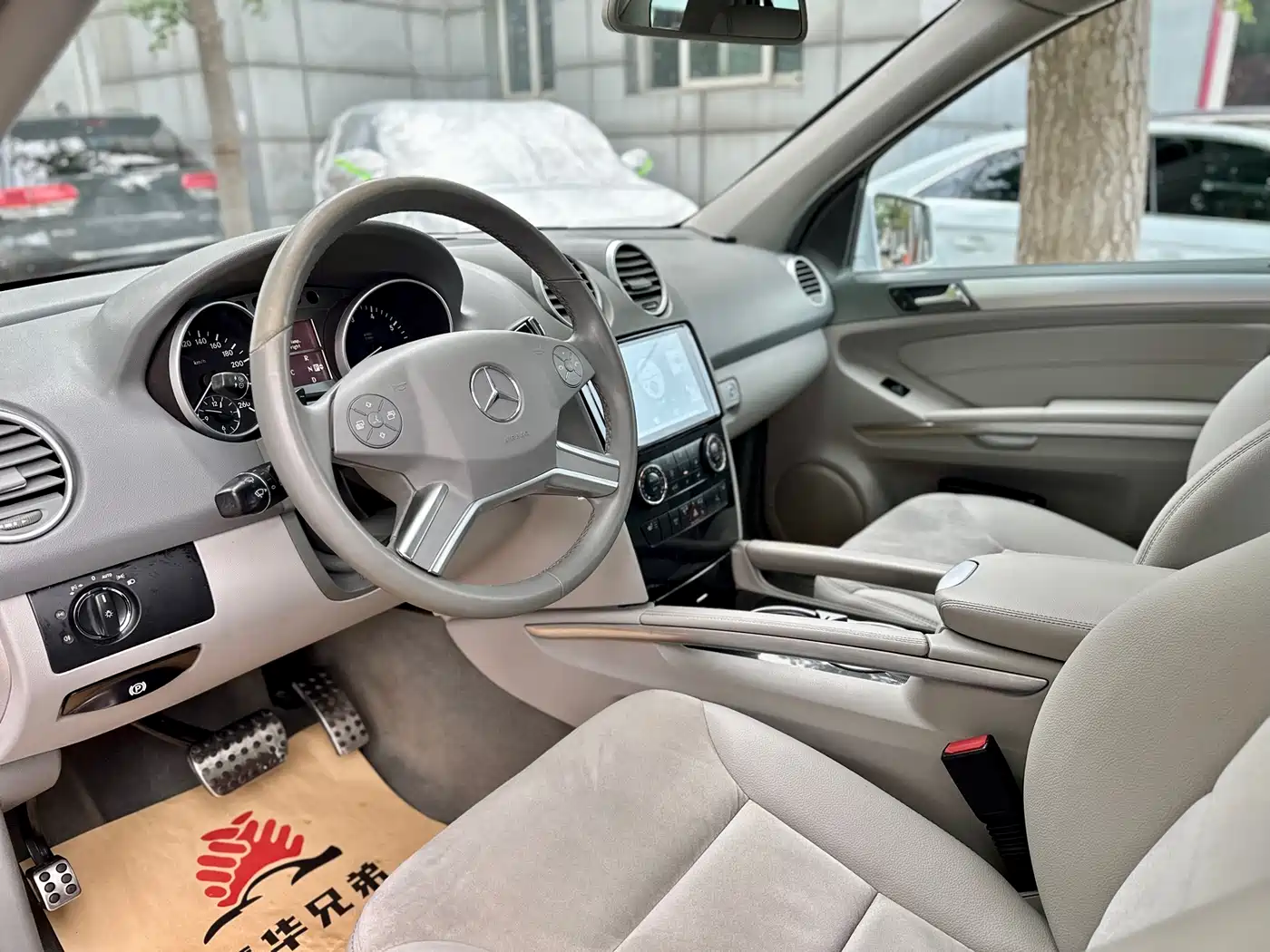 Mercedes-Benz M-Class 2010 ML 300 4MATIC фото 19